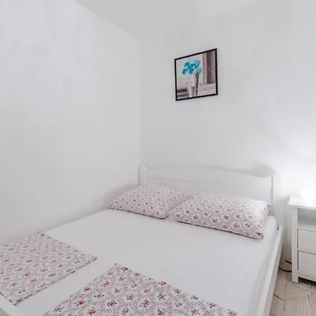 Apartments Villa Kameja Donji Okrug  Room photo