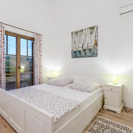 Apartments Villa Kameja Donji Okrug  Room photo